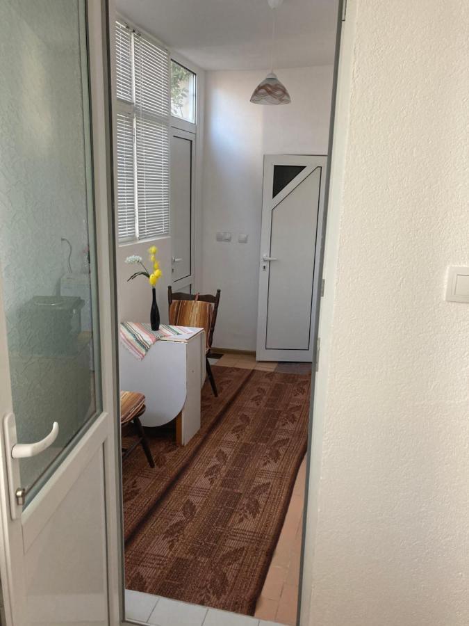 Private Room With Lovely Yard ساندانسكي المظهر الخارجي الصورة